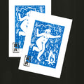illustration danse imprimée en bleu sur fond blanc