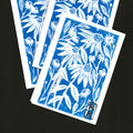 illustration marguerite imprimé en bleu sur fond blanc
